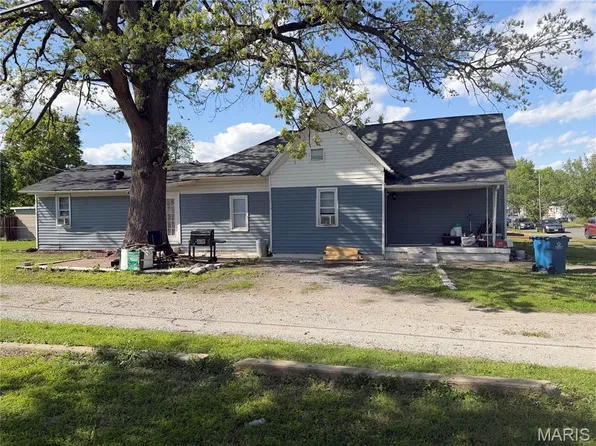 1713 Spruce St, Granite City, IL 62040