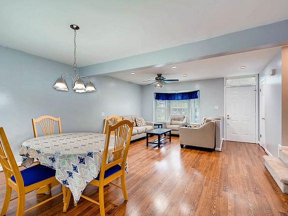 3rd image of 729 Orley Pl