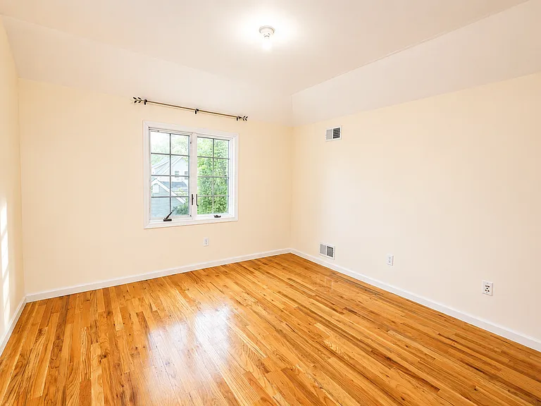 176 Midland Ave #2 — Photo 10