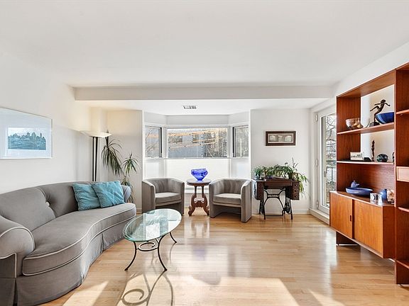 3rd image of 1 Watermill Pl Unit 212