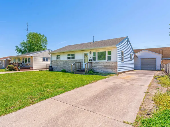 225 Nugent Pl, Lincoln, IL 62656
