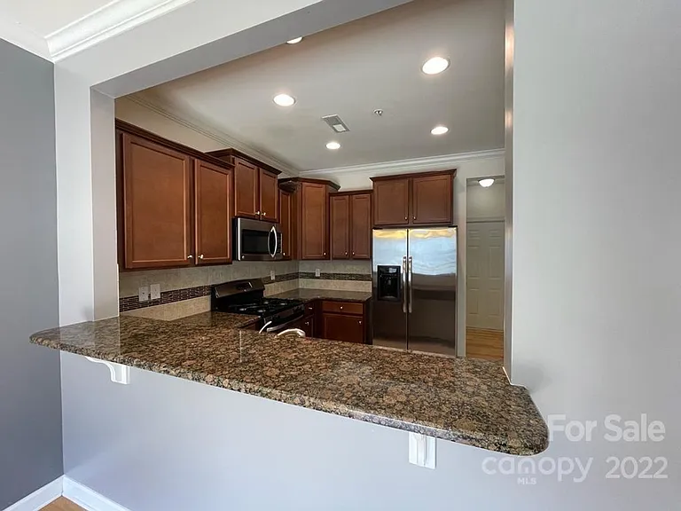 14639 Juventus St — Photo 8