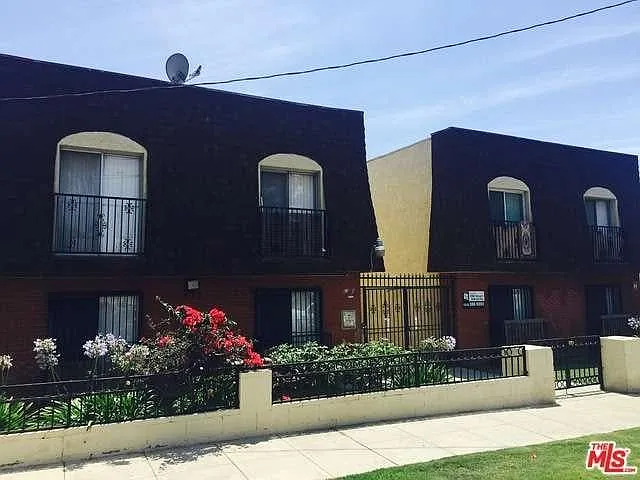 532 N Juanita Ave — Photo 8