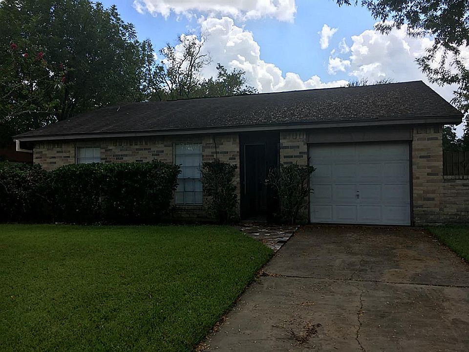 1st image of 2911 Pheasant Creek Dr