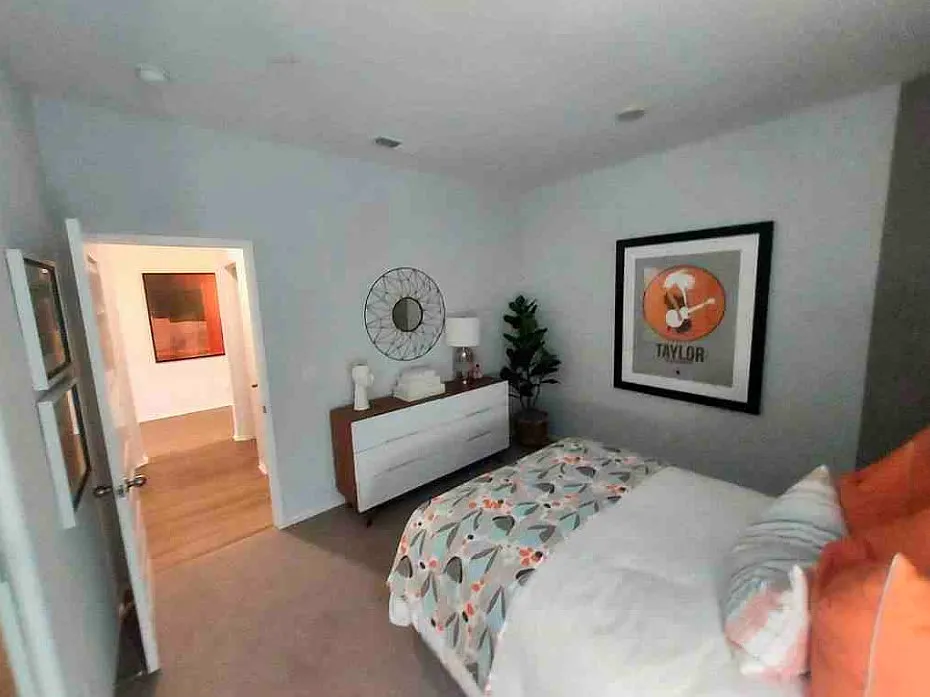 3 bed, 1541 sqft, $3,295 — Photo 3