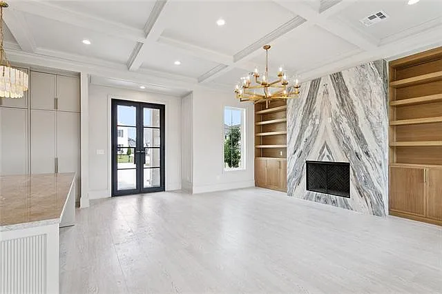 4 bed, 3.0 bath, 2731 sqft, $7,500 — Photo 4