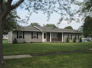 18 Bramblewood Ln W, Rochester, NY 14624