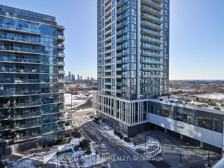 1185 The Queensway #702 — Photo 2