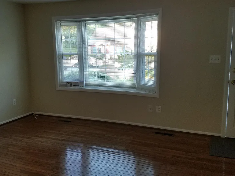 9837 Saint Cloud Ct — Photo 4