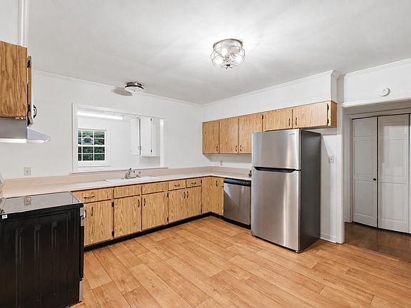2nd image of 505 21st St NW