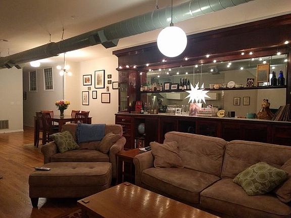2nd image of 847 N Marshfield Ave #1F
