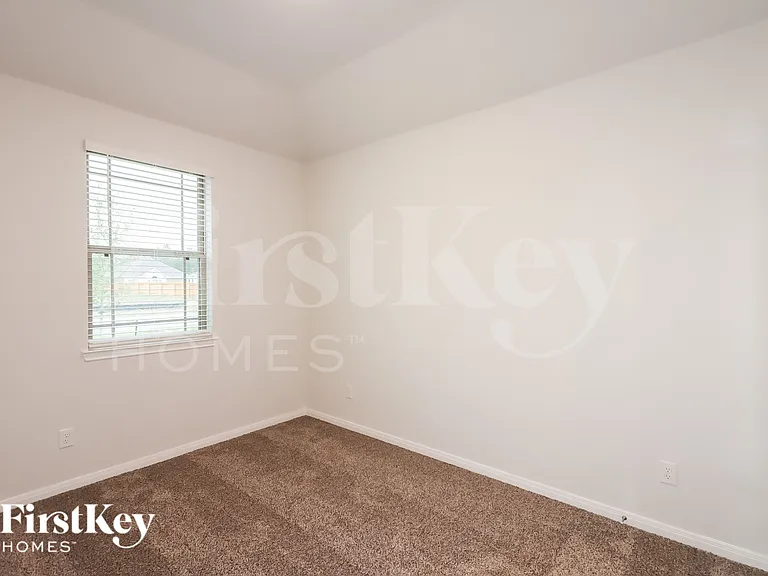 26020 Babe Ruth Dr — Photo 11