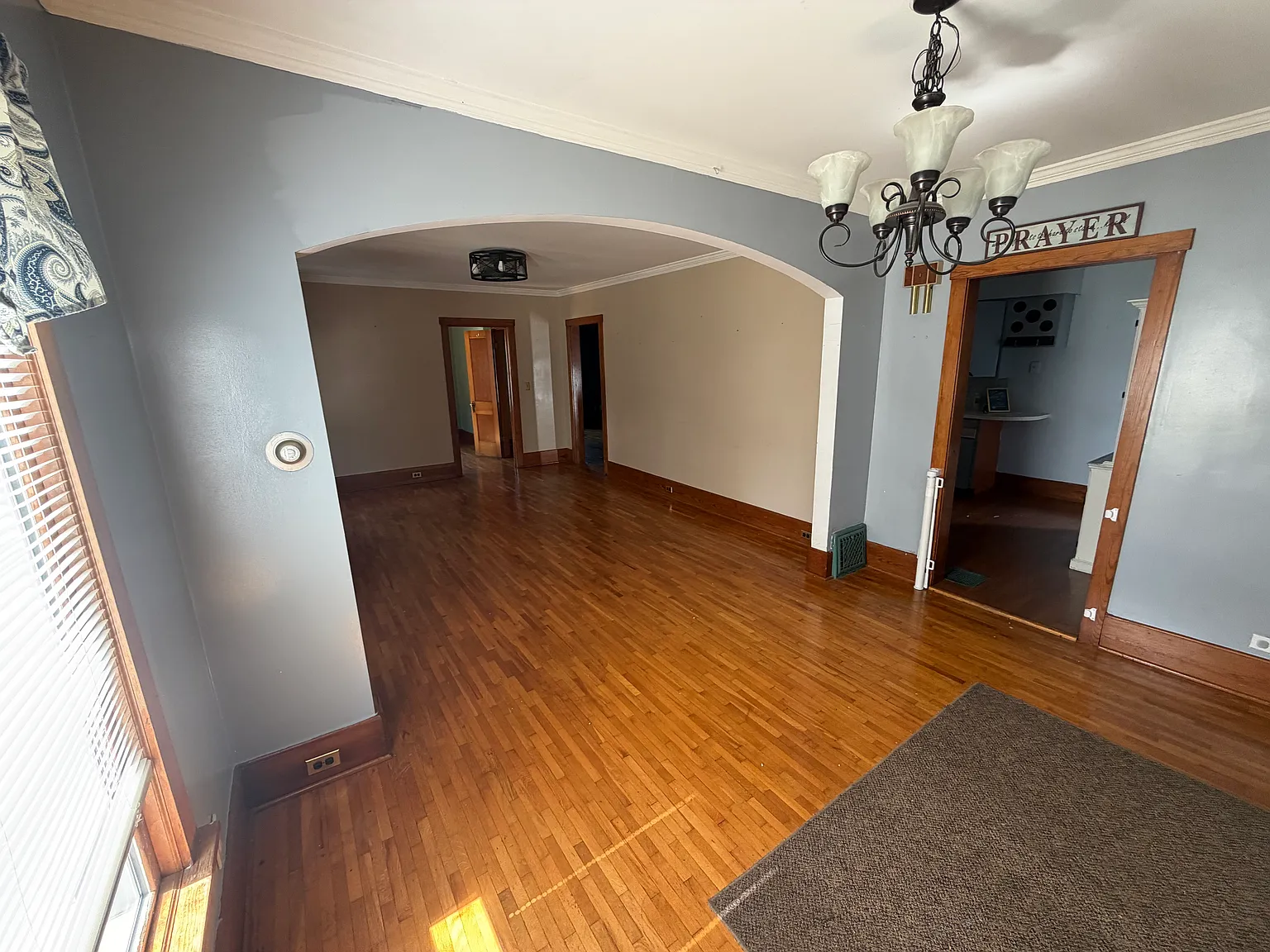3 bed, 2190 sqft, $1,900 — Photo 3