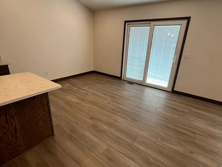 786 Glory Dr — Photo 5