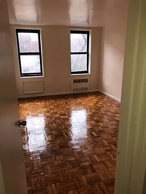 Rented by Zev Pollack Co LLC | media 21