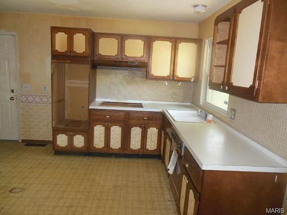 5th image of 11776 Macrinus Dr