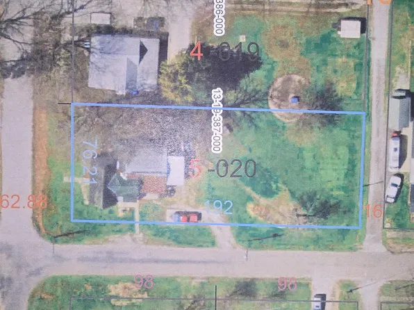 923 Locust St, Carthage, IL 62321