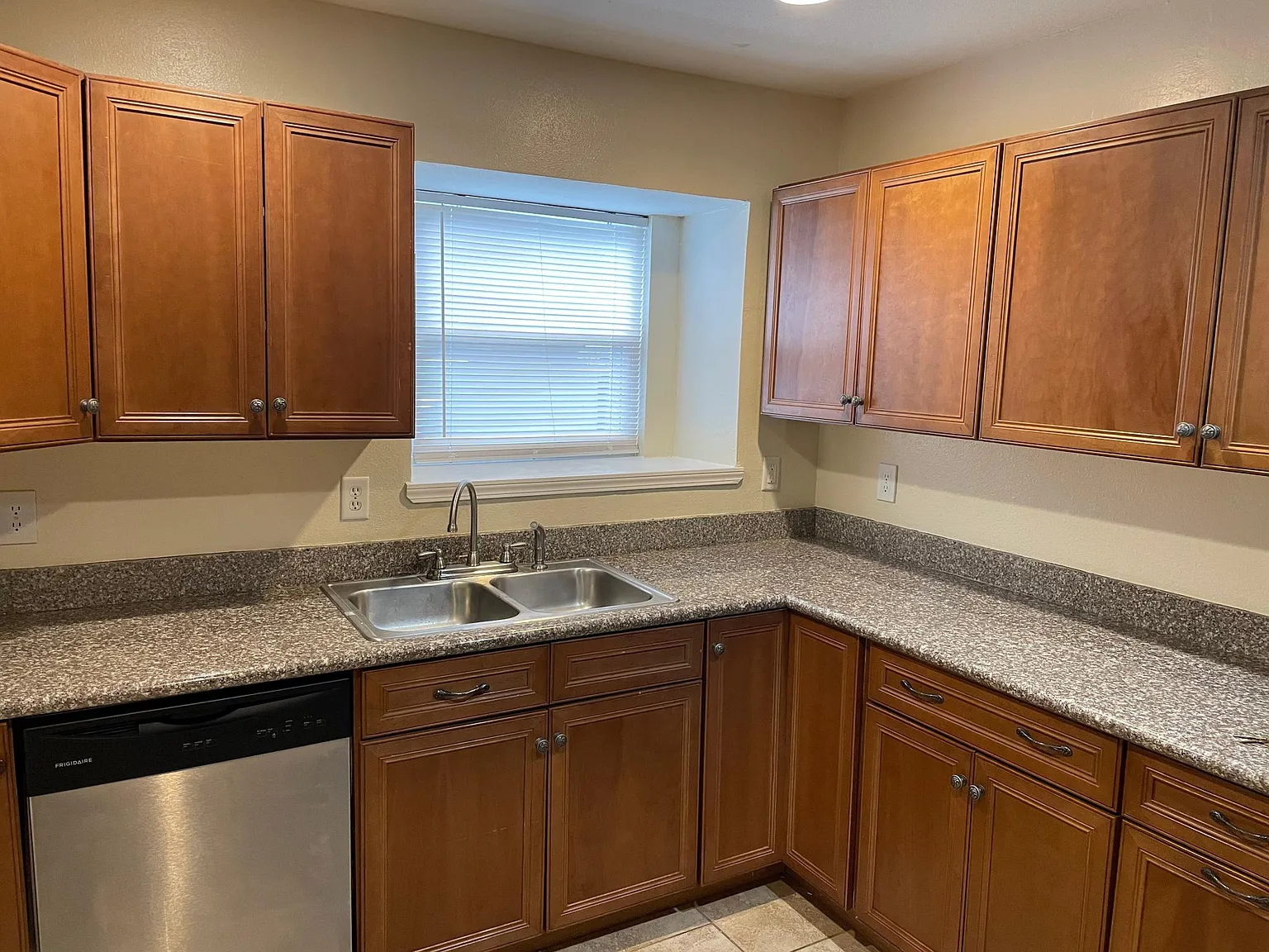 11620 Chemstrand Rd — Photo 3
