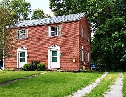 712 Clarendon Place