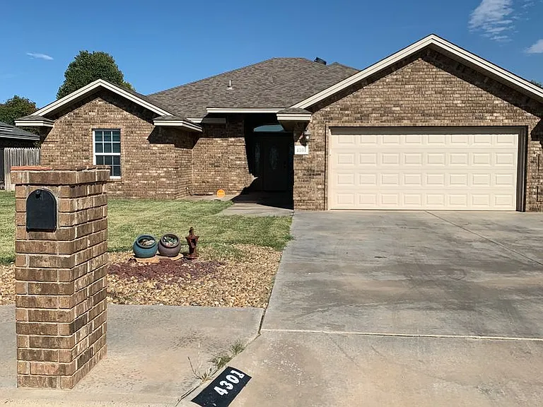 4301 Sandstone Dr — Photo 2