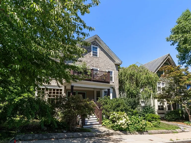 7 Burr St #1 — Photo 31