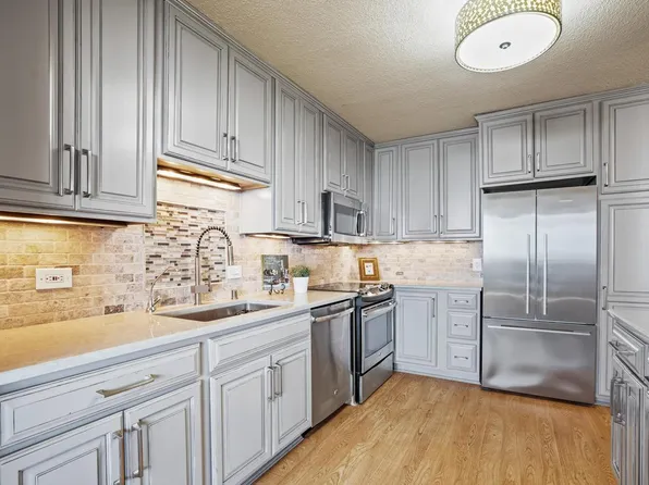 1919 North Summit AVENUE #4E, Milwaukee, WI 53202