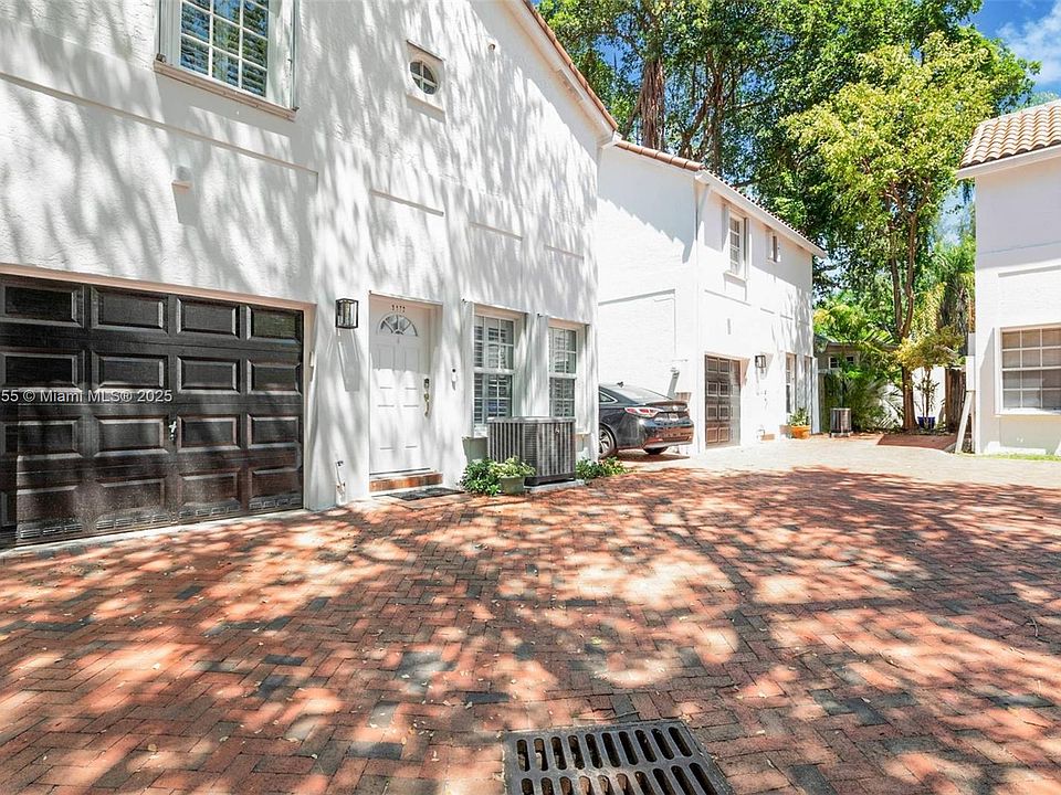 2nd image of 3172 Virginia St