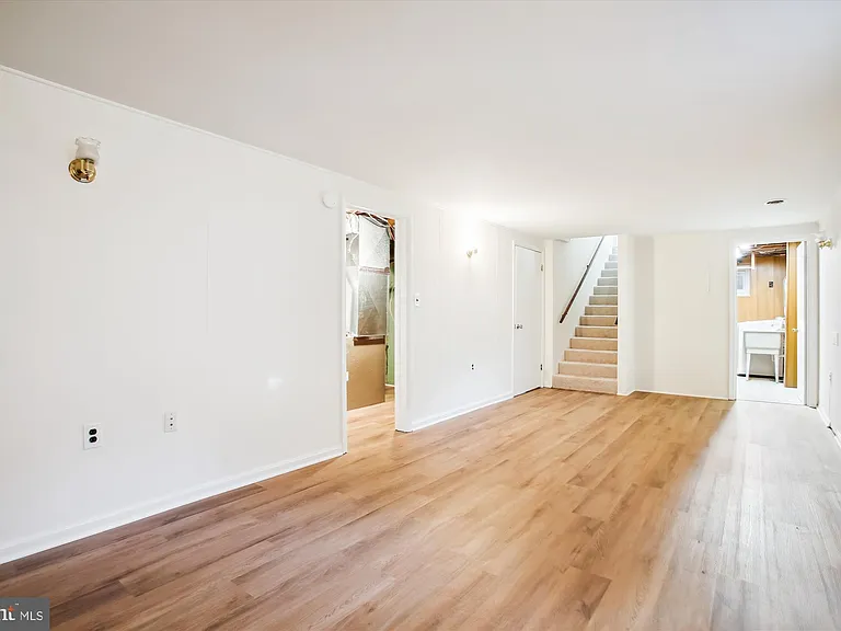 2405 Phillips Dr — Photo 31