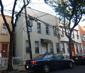 1628 Summerfield Street  image 1 of 18