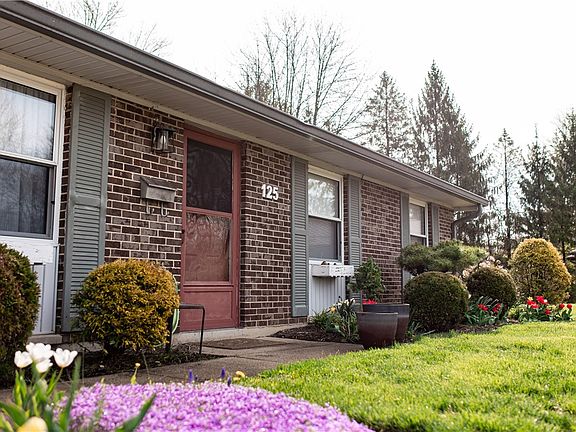 2nd image of 125 Gulfwood Ct