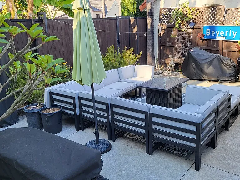 7716 Waring Ave — Photo 3