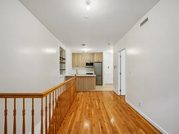 174 Kosciuszko Street image 1 of 14