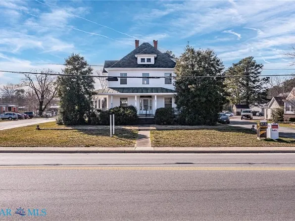 89 N Main St, Kilmarnock, VA 22482