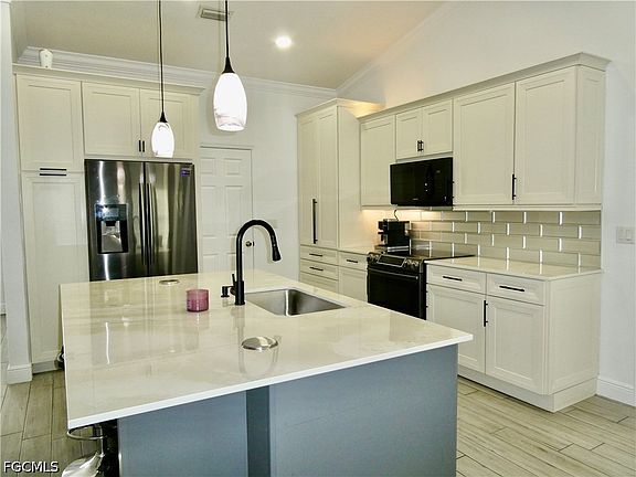 4th image of 2712 Nature Pointe Loop