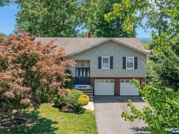 15 Sunset Pl, Emerson, NJ 07630