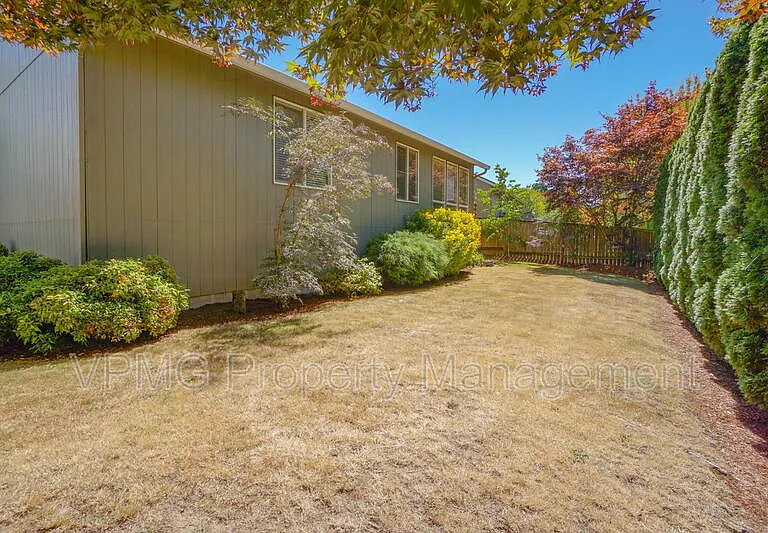 2115 NW 143rd Cir — Photo 33