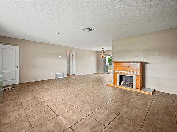 3rd image of 106 Richmond Ave S