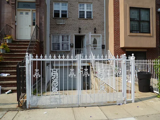 Rented by The Macon Realty | media 24