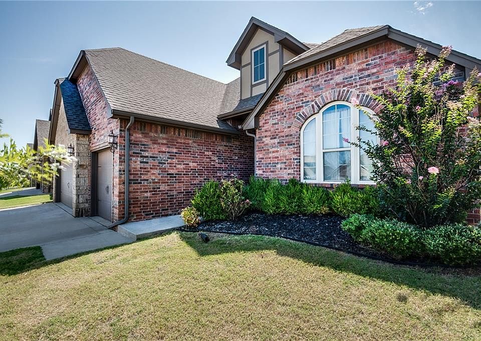 1st image of 1017 Samantha Ln