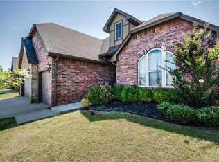 1017 Samantha Ln, Moore, OK 73160