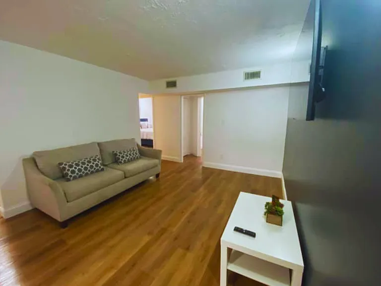 Cozy lounge space with Smart TV, Netflix and comfortable seating.