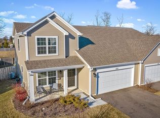 200 Maryland Ln, Pingree Grove, IL 60140