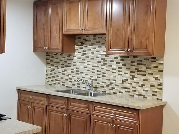 5th image of 339 N Howard St APT 3