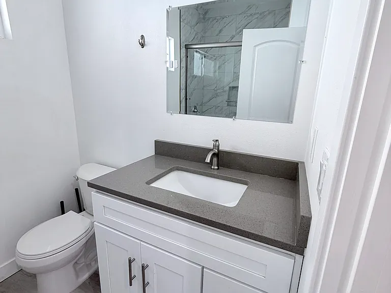 13109 Estes Cir — Photo 8