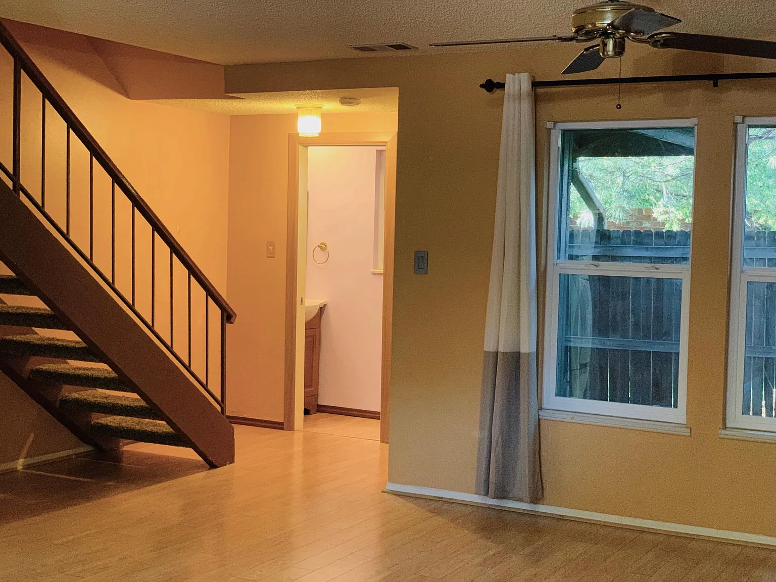 2 bed, 1.5 bath, 1034 sqft, $2,100 — Photo 4