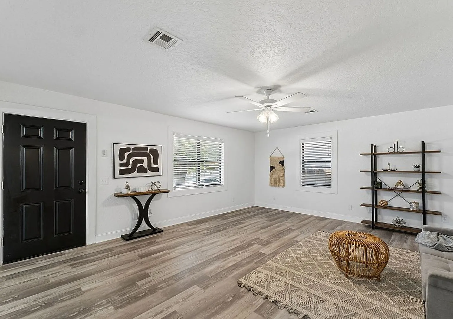 Location, space, and style come together in this beautifully remodeled home located practically o... — Photo 4