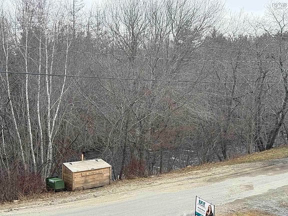 4th image of 79 Shingle Mill Rd