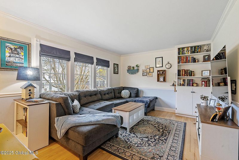 4th image of 11 Maple Terrace