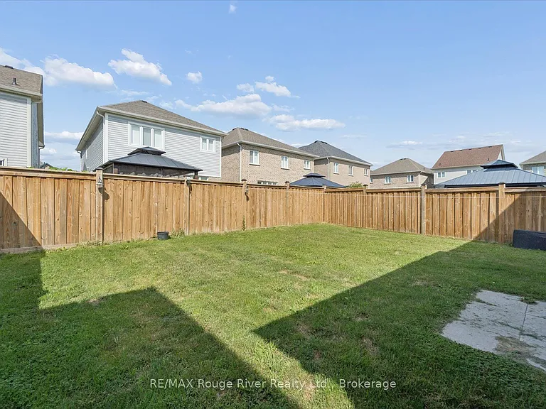 12 Bill Hutchinson Cres — Photo 49