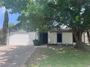 221 Rockcrest Dr, Mesquite, TX 75150